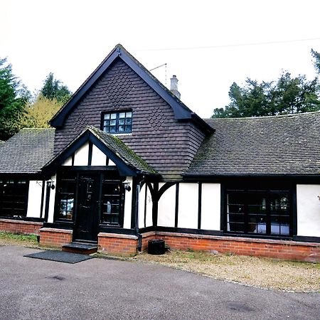 Beautiful Cottage In Brentwood Kelvedon Hatch Экстерьер фото